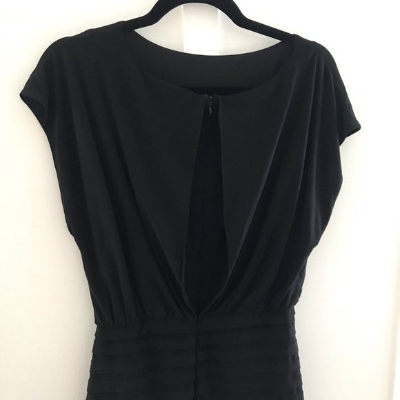 Black ruffle midi dress - Picture 2 of 4